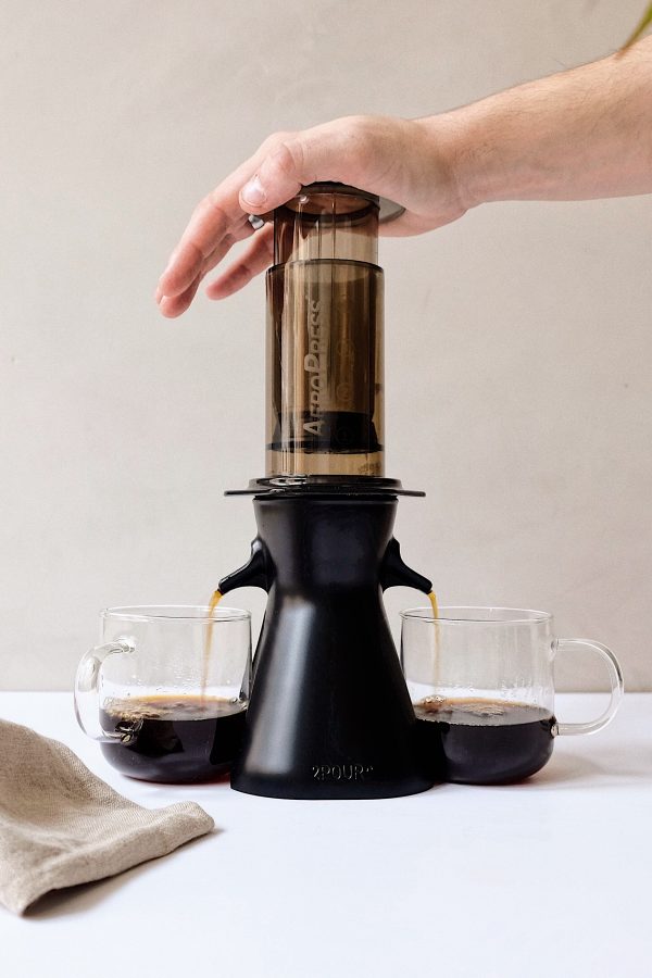 2POUR Brewing 2 Cups of coffee from the Aeropress Coffee Maker